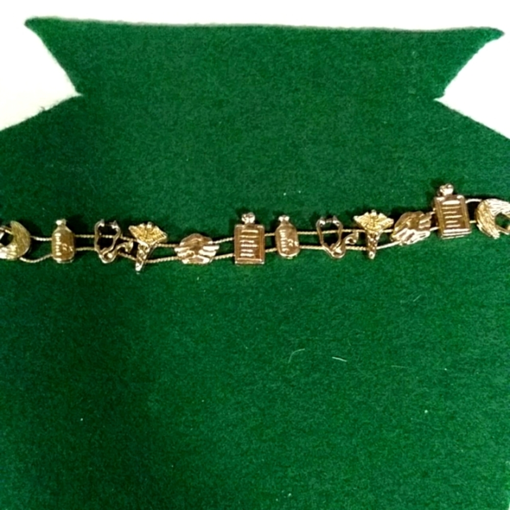 Nurses slide bracelet